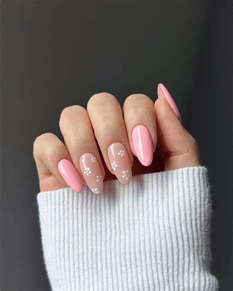 uñas rosas elegantes.